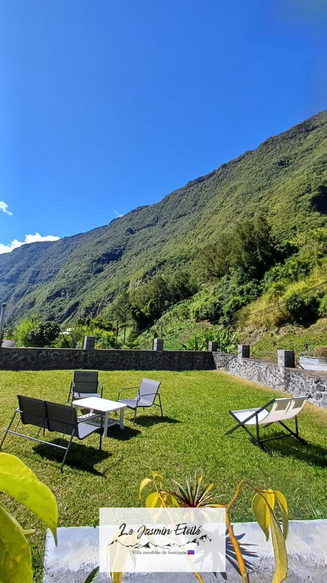 Meuble De Tourisme " Le Jasmin Etoile"- Hell-Bourg - Salazie Villa Eksteriør billede